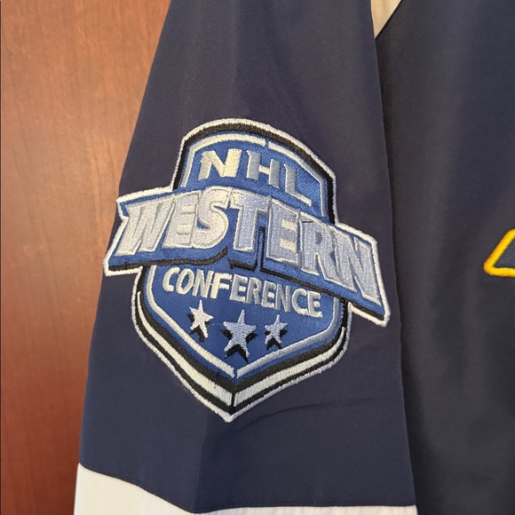 Nashville Predators pullover. - Picture 3 of 5